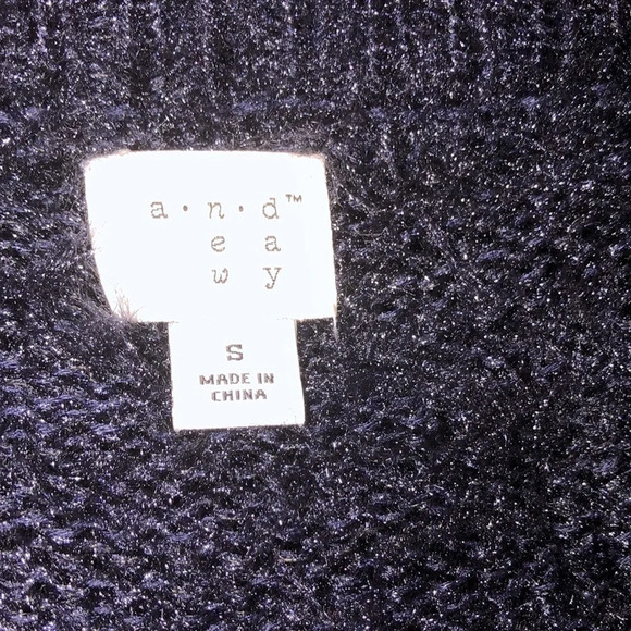 A new day size small navy blue fuzzy sweater - Picture 3 of 4